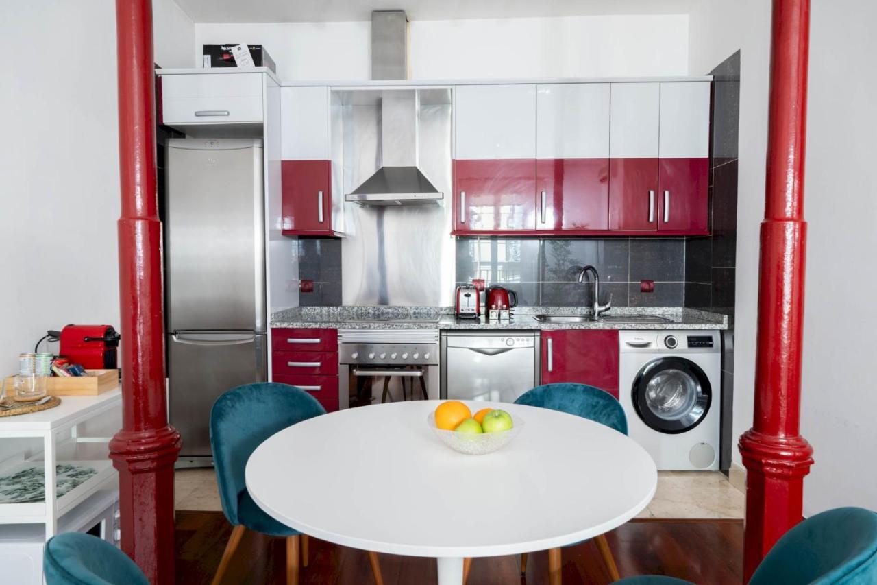 One Bedroom Apartment In Chueca Madrid Bagian luar foto