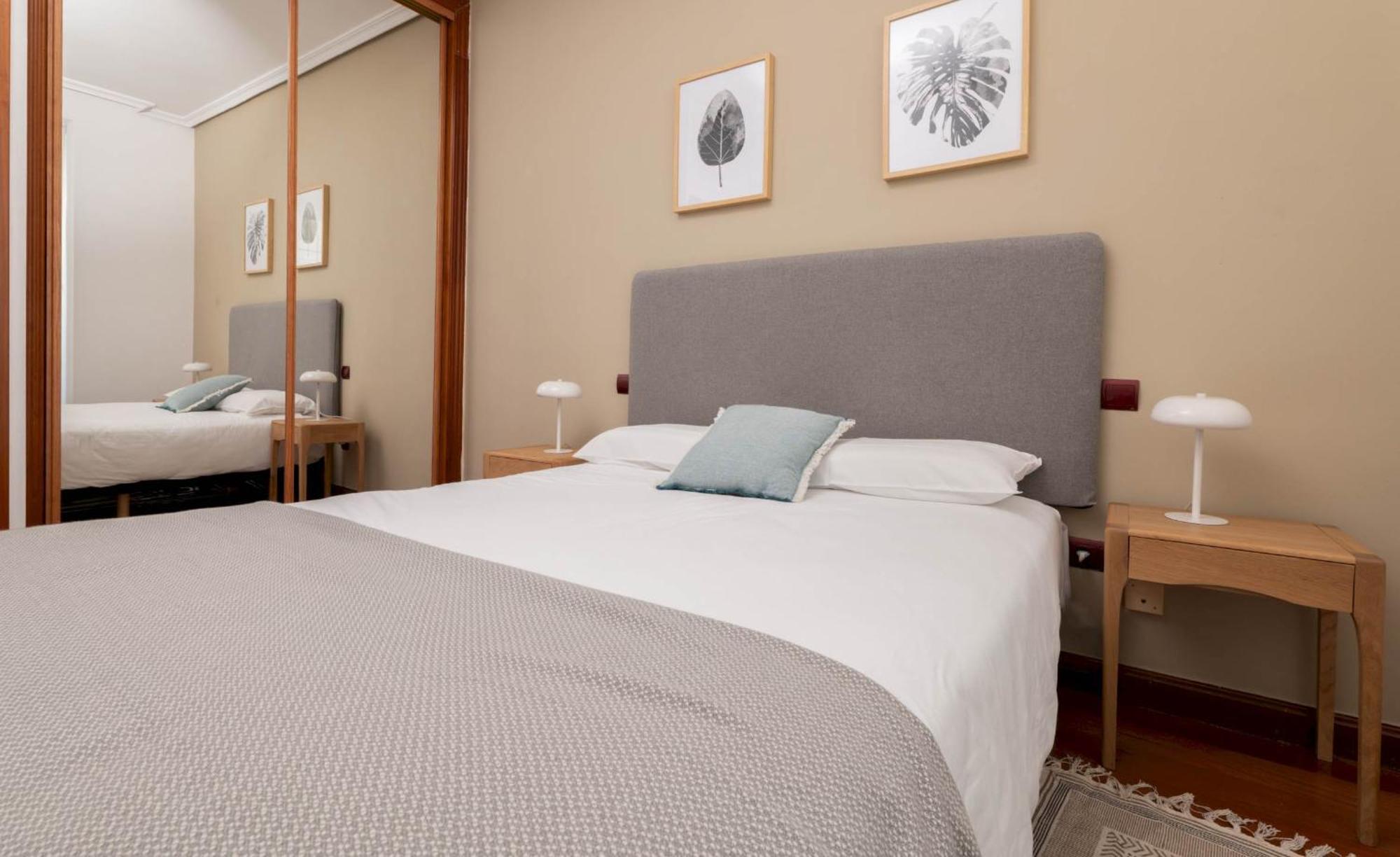 One Bedroom Apartment In Chueca Madrid Bagian luar foto